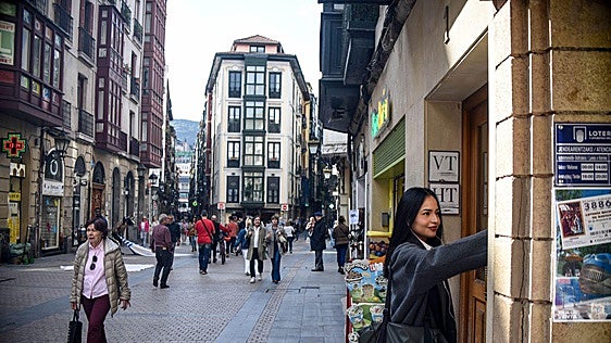 Bilbao identifica seis ámbitos con una «alta concentración» de pisos turísticos