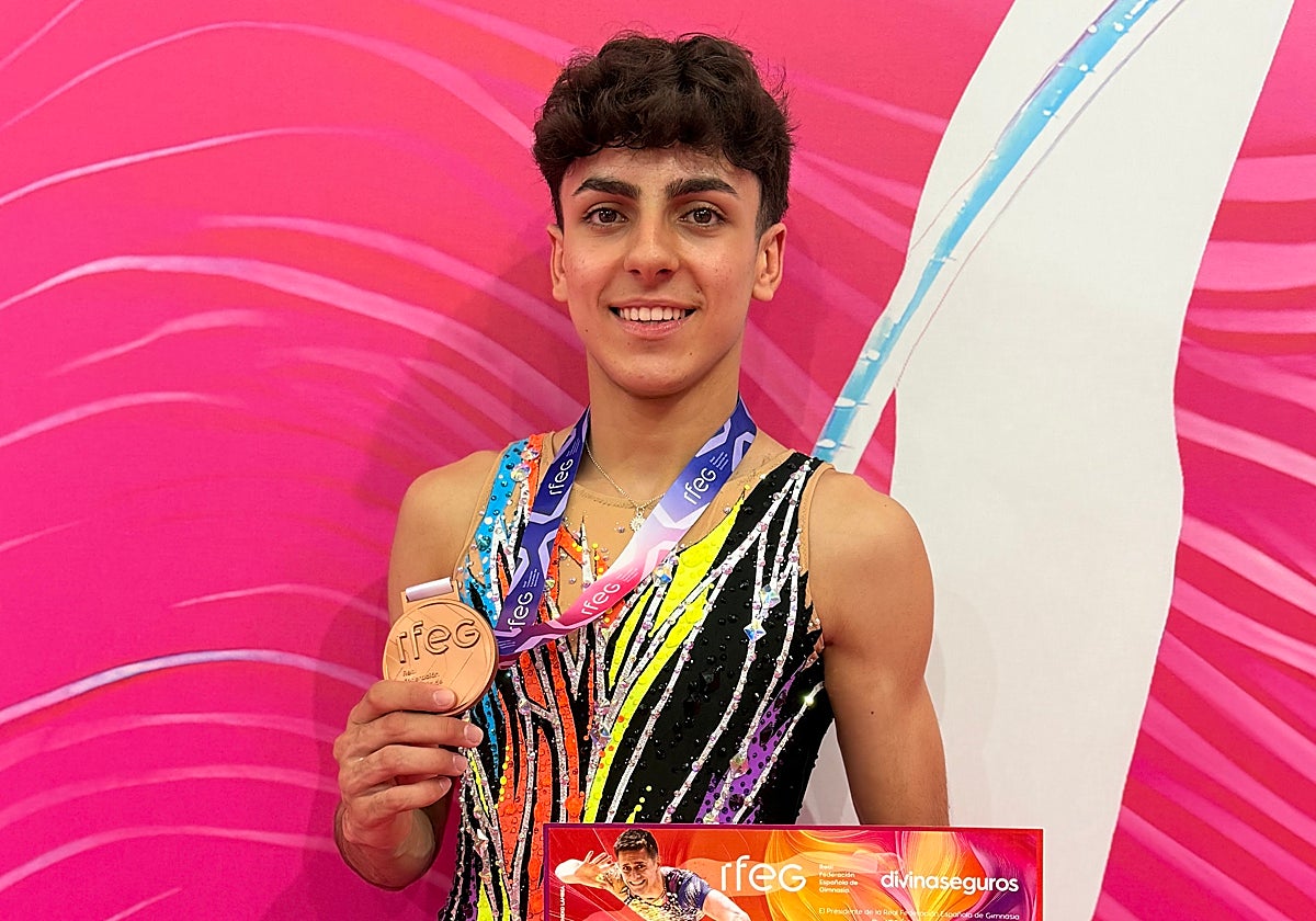 El joven gimnasta alavés triunfó en su primer gran torneo nacional