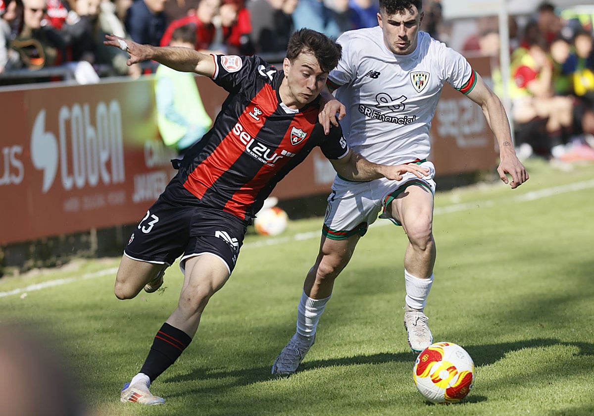 Ander Sustatxa, con el Arenas, en el partido que se enfrentó al Barakaldo en Fadura.