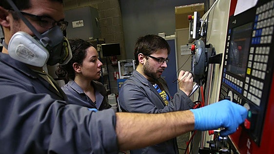 Euskadi es una gran fábrica de ingenieros pero sigue sin cubrir la demanda de las empresas
