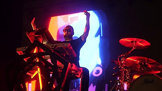 Carpenter Brut se pasa el juego