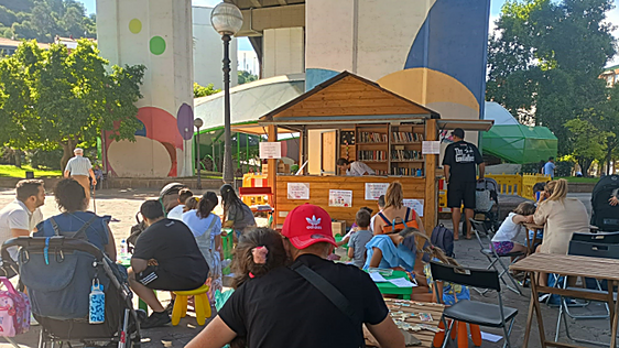 Las bibliotecas de verano vuelven a las plazas de Bilbao para fomentar la lectura