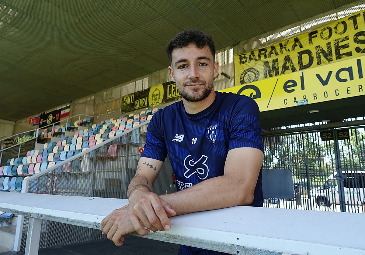 Iván Castillo, centrocampista de 26 años, es la última renovación que ha anunciado el Barakaldo.