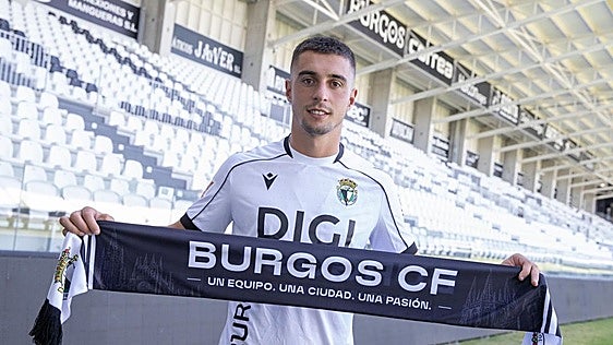 El exalbiazul Jon Karrikaburu es detenido al dar positivo en un control de alcoholemia tras un accidente