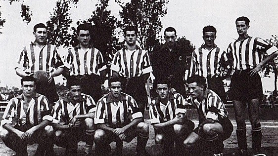 Tres hermanos futbolistas y un árbitro