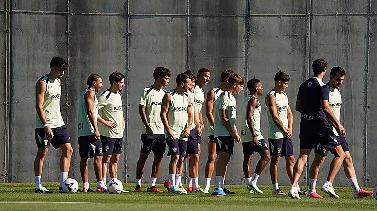 Iñaki Williams no entrena tras su golpe en el pie ante el Elche y es duda para el partido del miércoles