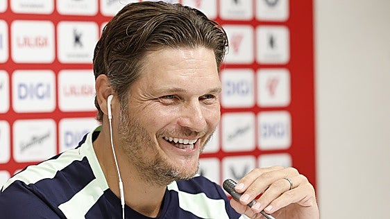 Edin Terzic afronta su primer derbi en el Athletic al alza: «Estamos en el comienzo de nuestro camino»