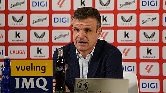 Jon Uriarte durante la rueda de prensa en San Mamés.