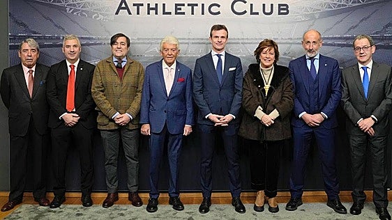 Los expresidentes del Athletic piden por carta una reunión a Uriarte por la retirada de las invitaciones