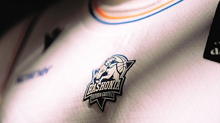La segunda camiseta del Baskonia, un tributo al primer título de Copa