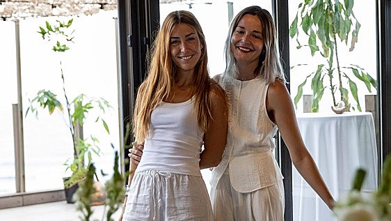 Sara y Cris, las diseñadoras que reinventan los eventos de lujo en Bizkaia