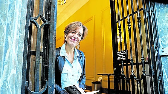 Katixa Agirre: «Lo que más me interesa de los personajes históricos es su faceta como personas»