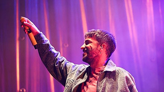 La pachanga guay de ETS y la pícara espiritualidad de Dulce Pontes realzando Getxo Folk
