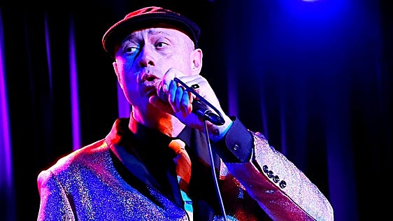 Deke Dickerson y Los Torontos defendiendo el rock and roll
