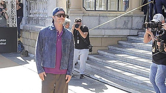 Brad Pitt deslumbra en San Sebastián con un outfit de más de 14.000 euros: radiografía marca a marca del exclusivo estilismo del actor