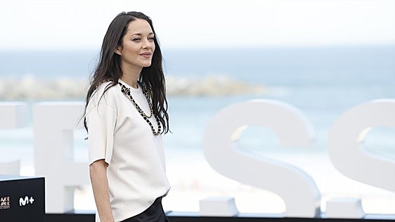 «Me asustaré el día que me emocione un actor hecho con IA», dice Marion Cotillard