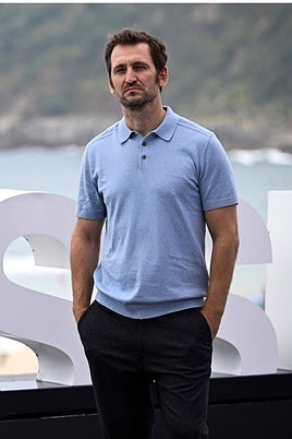 Raúl Arévalo ha presentado la serie 'El castillo' en el Festival de San Sebastián.