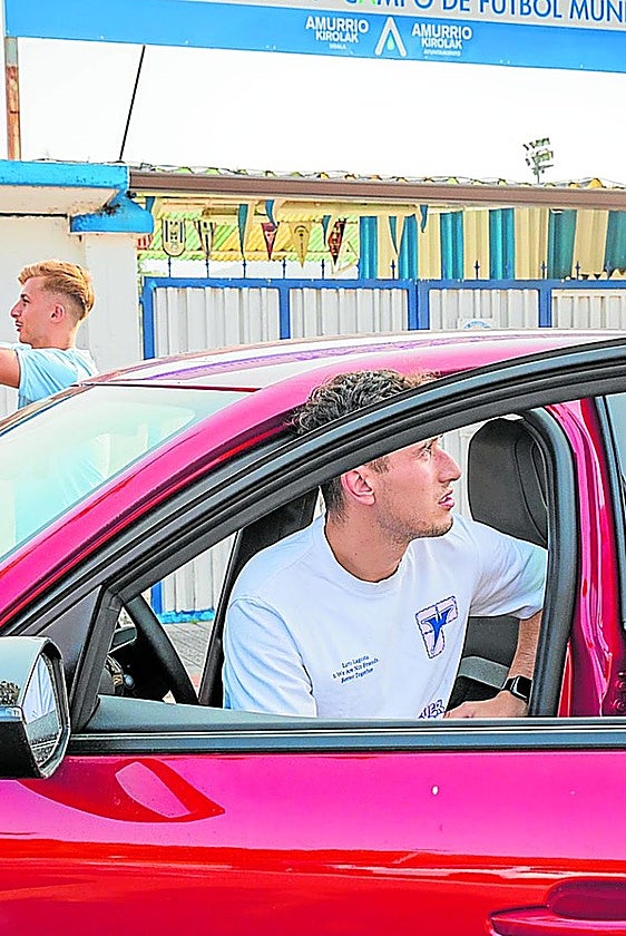 El limitado presupuesto y el coste de la vivienda provocan un techo de cristal en el fútbol alavés