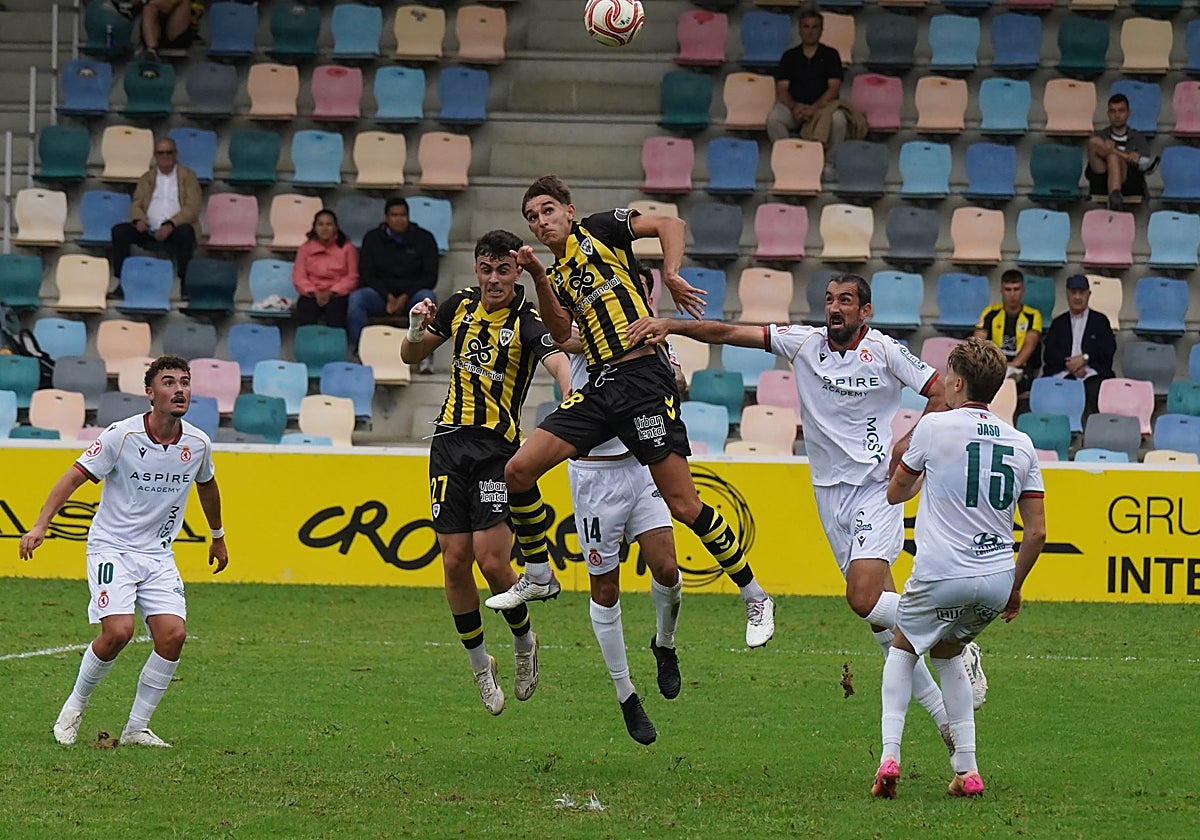 El Barakaldo mantiene su identidad pese al debut de trece jugadores