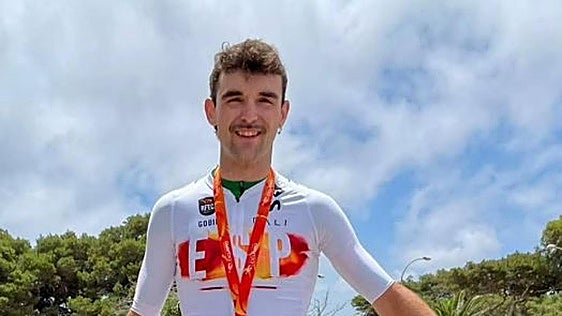 Imanol Arriortua, el ciclista vizcaíno con menos de un 10% de visión que se ha proclamado campeón del Mundo en tándem