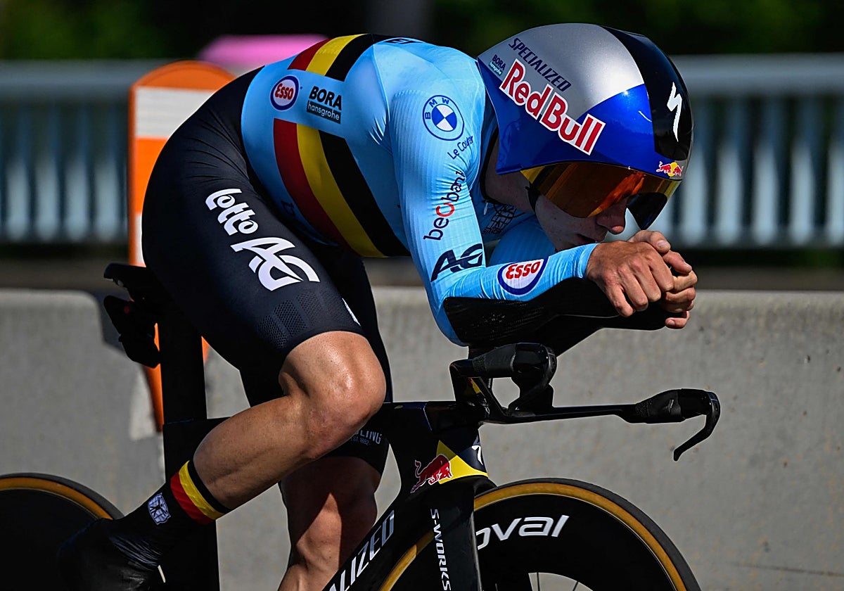 Photo: elcorreo.com Remco Evenepoel Makes History with Fourth Consecutive World Time Trial Championship Win