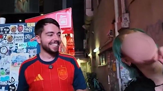 El influencer Alberto Alonso (Aruberuto Makoto) trata de justificarse tras acosar a una joven en Japón: «Es un humor para hombres»