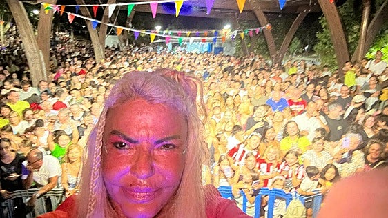 Leticia Sabater vuelve a Bizkaia y revoluciona las fiestas de Ollargan