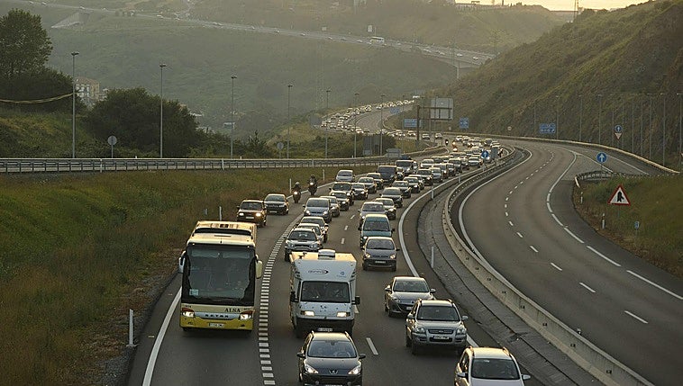 El Gobierno vasco pide prudencia al volante este verano porque el tráfico crecerá un 4%