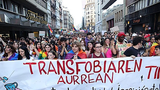 Los ayuntamientos vascos contarán con una guía para atajar las agresiones homófobas y racistas
