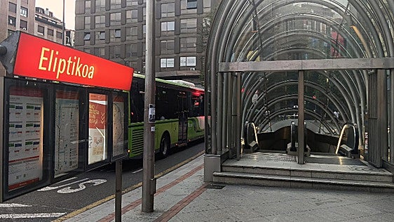 La estación del metro de Moyua, rebautizada como Eliptikoa: «He pensado que me había equivocado de parada»