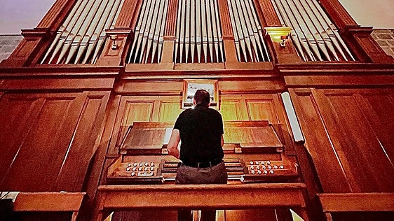 Urdaibai suma el restaurado órgano de Santa Clara a su ciclo musical