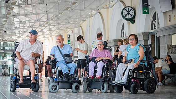 La odisea de viajar en silla de ruedas