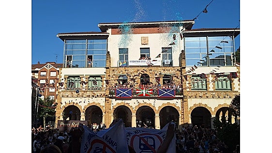 El txupinazo prende de fiesta Arrigorriaga
