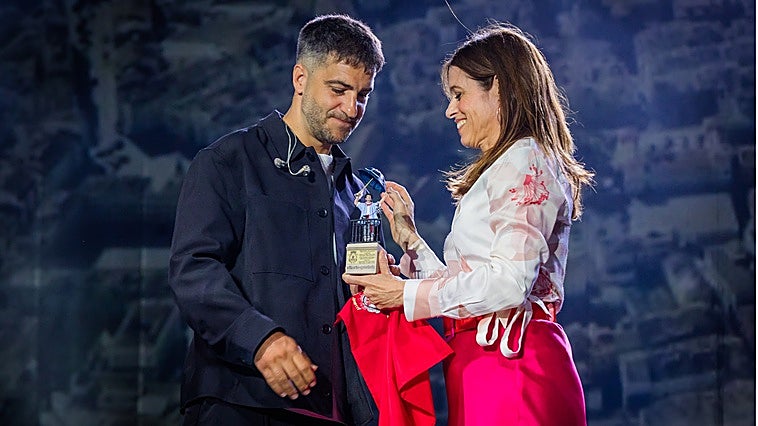 Iñigo Etxezarreta reivindica en su pregón que «Vitoria pertenece a quienes la vivimos cada día»