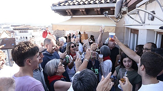 Brindis en honor a una anfitriona gloriosa