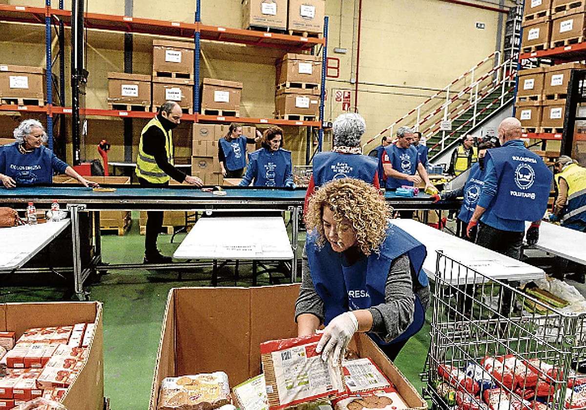 El Banco de Alimentos recauda más pese a la falta de voluntarios