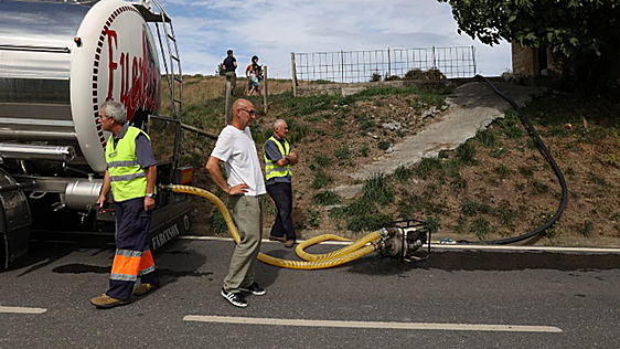 El déficit de cloro en un camión cisterna que surte a Carranza obliga a hervir el agua antes de beberla en dos barrios rurales