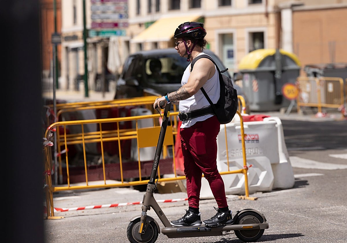 La Policía de Bilbao inicia una campaña para evitar atropellos de patinetes