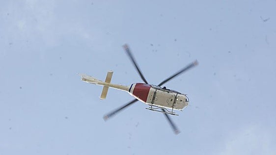 Un helicóptero de la Ertzaintza rescata a una escaladora en Egino