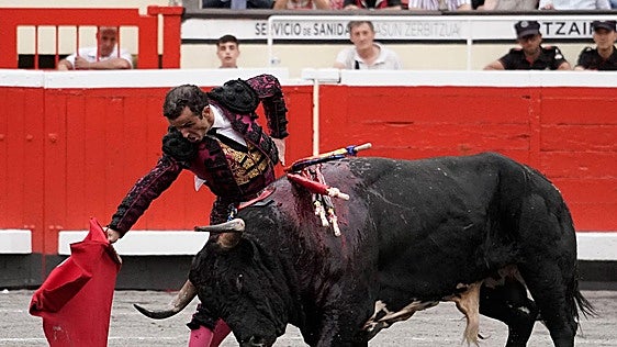 Una dispar corrida de Dolores por debajo de lo previsto