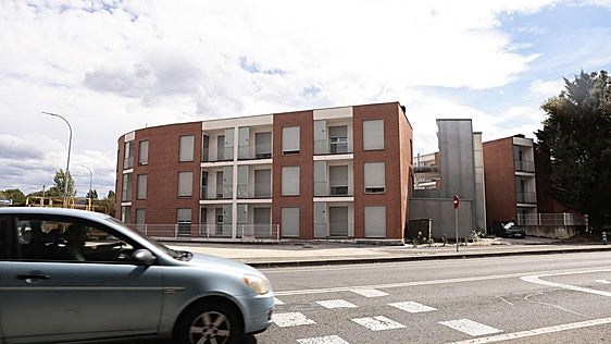 Los dueños de los pisos tutelados de Arkaute abren la puerta a convertirlos en apartahotel