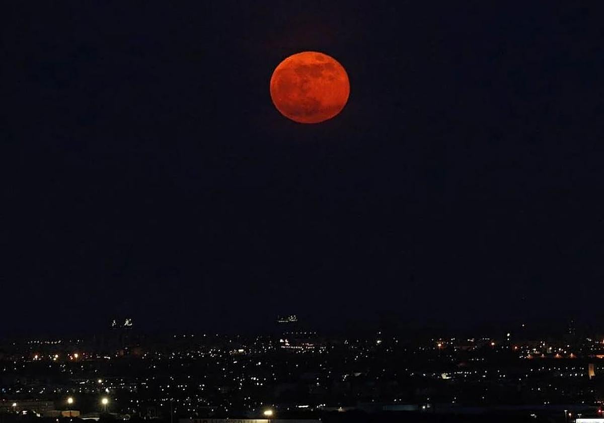 ¿Se podrá ver esta noche el eclipse en Bizkaia? Este es el pronóstico meteorológico