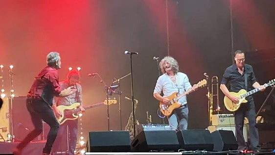 El invitado sorpresa en el concierto de MClan