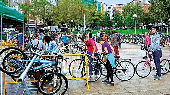 Barakaldo organiza un nuevo mercado de bicis de segunda mano a un precio máximo de 600 euros