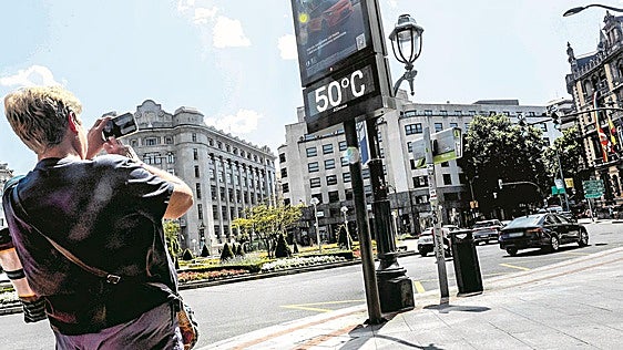Bizkaia sufre su verano más caluroso con una de cada tres noches por encima de 20 grados
