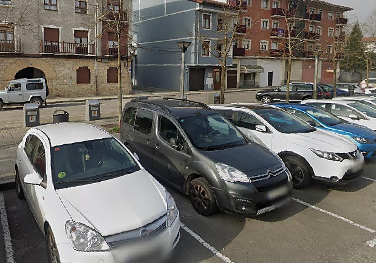 El aparcamiento y el tráfico, los principales aspectos a mejorar en Amorebieta según la ciudadanía