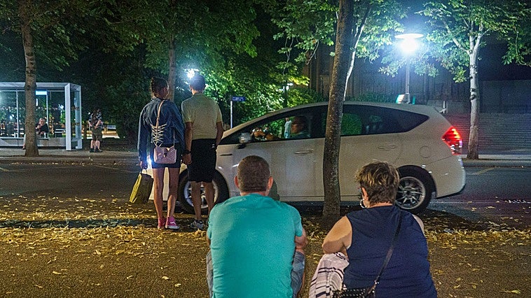 Un «error» del Ayuntamiento tumba las guardias de los taxistas de Vitoria