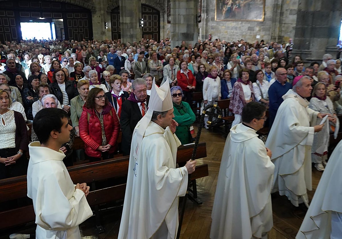 El obispo de Bilbao viaja a Ecuador para homenajear al primer misionero vasco