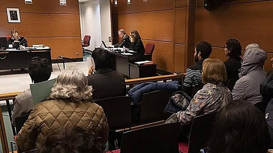 Confirman la absolución de 21 personas por rezar ante una clínica que practica abortos en Vitoria