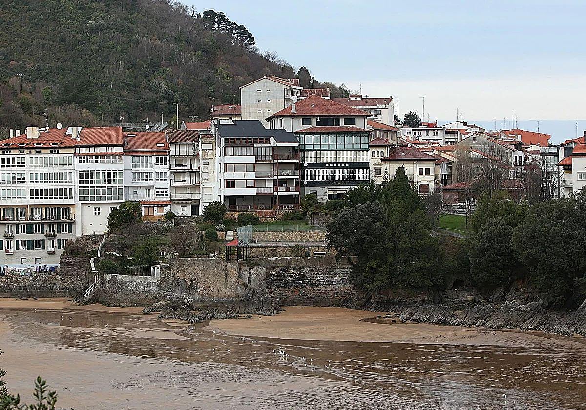 Muere un hombre en la playa de Laidatxu de Mundaka